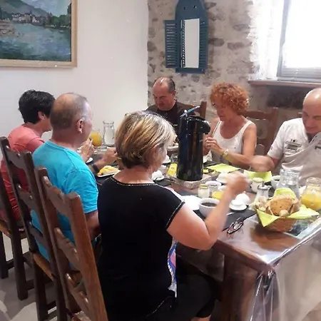 招待所 Au Pont D'olt 3*