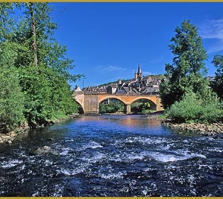 招待所 Au Pont D'olt Saint-Côme-dʼOlt