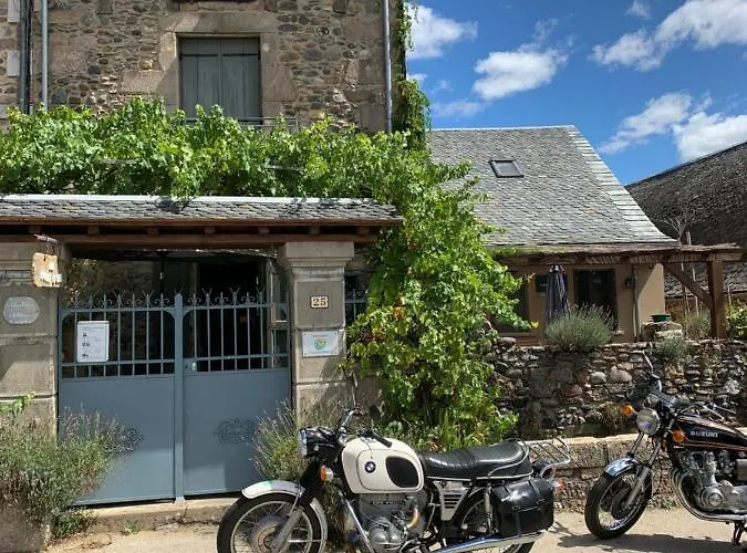 Gæstehus Au Pont D'olt Saint-Côme-dʼOlt
