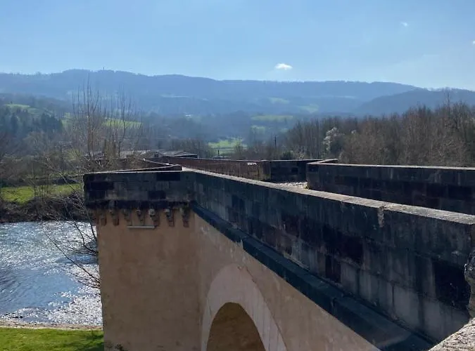 Au Pont D'olt Saint-Côme-dʼOlt