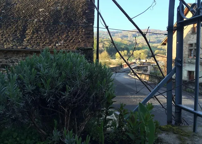 Gæstehus Au Pont D'olt Saint-Côme-dʼOlt