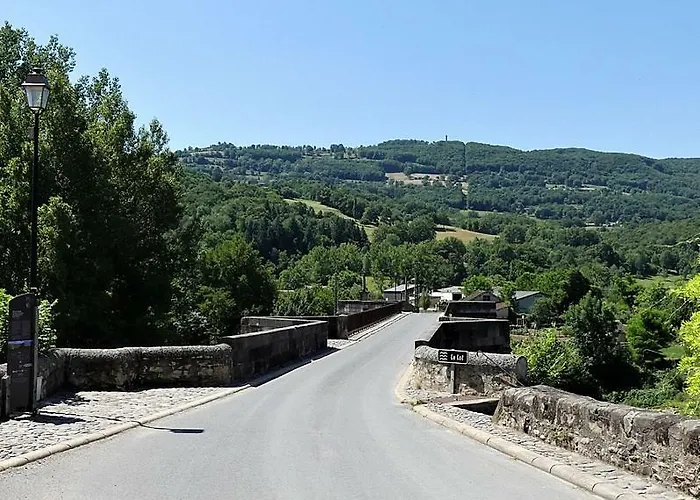 Au Pont D'olt Gæstehus
