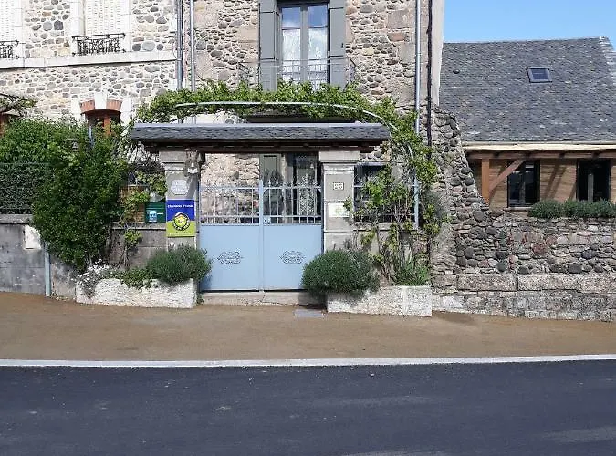 Au Pont D'olt 3* Saint-Côme-dʼOlt