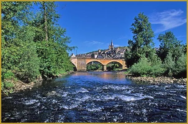 Gæstehus Au Pont D'olt Saint-Côme-dʼOlt
