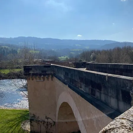 Au Pont D’olt Saint-Côme-dʼOlt